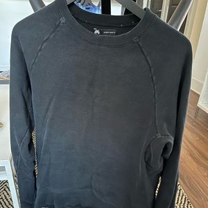 Nike SB Crew Neck Sweatshirt with ThumbHolds in Washed Black